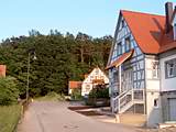 Die Frontansicht unseres Hauses - Anklicken zum Vergrssern!